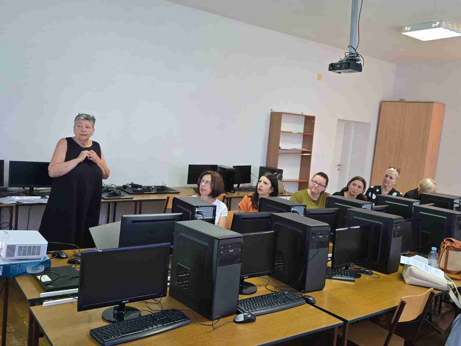 Održana edukacija pod nazivom "Vrednovanje u praksi sa posebnim osvrtom na formativno vrednovanje i kreiranje testova po ishodima"